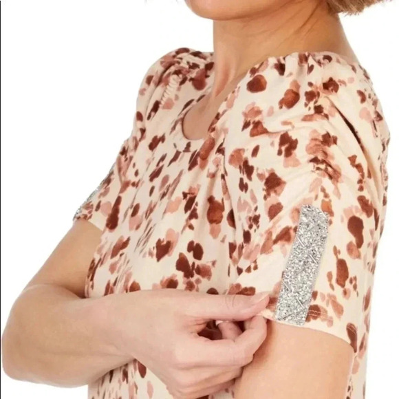 💥🆕 Como Blu Smocked All Over Print Short Sleeve Top M🆕 - Picture 3 of 10